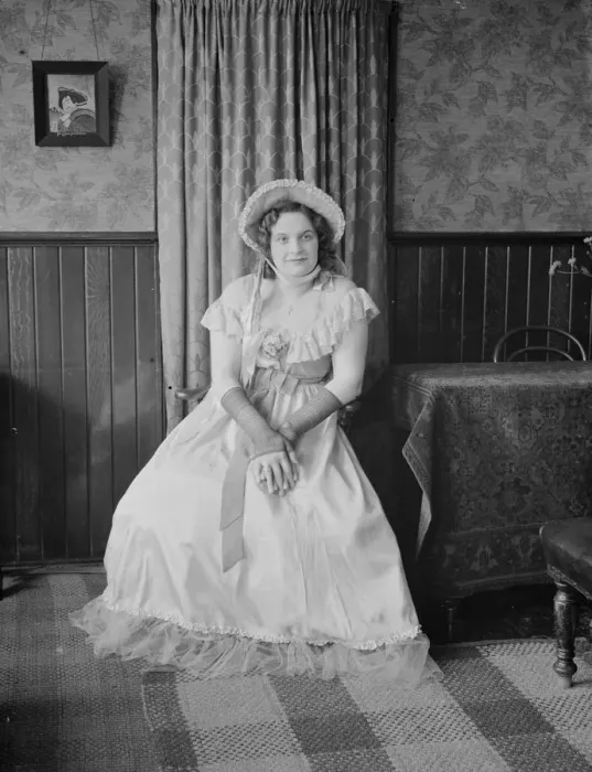 Framed Print : Miss Freda Lusher in Victorian dress, Dartford, Kent. 1938 Framed Print : Miss Freda Lusher in Victorian dress, Dartford, Kent. 1938