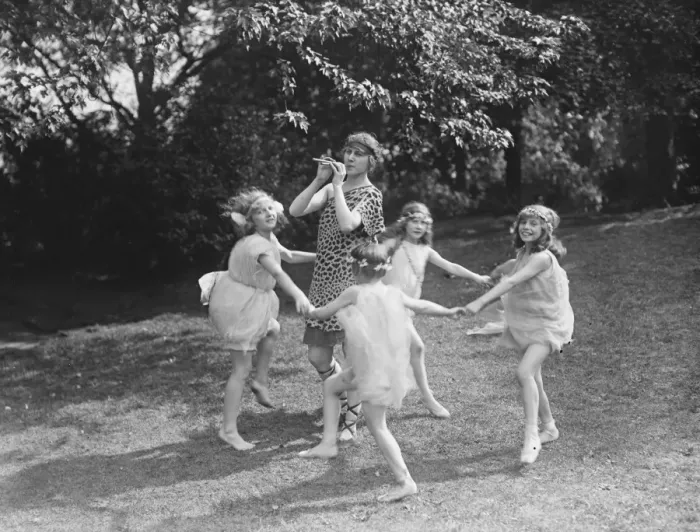 Framed Print : Miss Italia Contis pupils dancing for the officers garden fete 23 July 1920