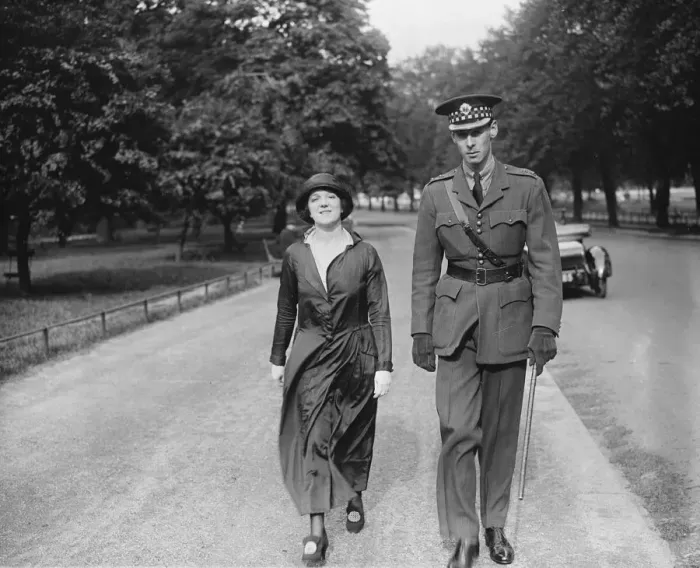 Framed Print : Miss Mabel Russell, the Heroine of London Pride, and her fiance, Lieutenant Framed Print : Miss Mabel Russell, the Heroine of London Pride, and her fiance, Lieutenant