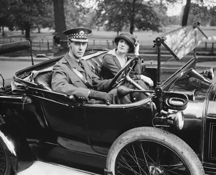 Framed Print : Miss Mabel Russell, the Heroine of London Pride, and her fiance, Lieutenant Framed Print : Miss Mabel Russell, the Heroine of London Pride, and her fiance, Lieutenant