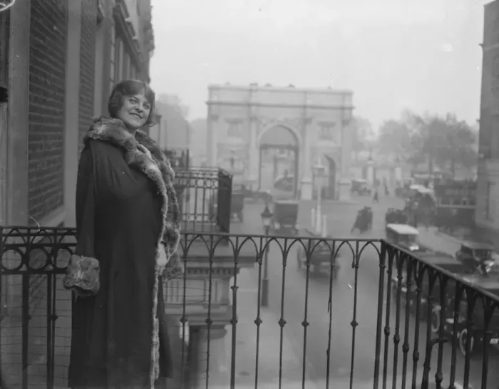 Framed Print : Miss Margaret ( Peggie ) Sheridan, the Irish Prima Donna, ( 10 Great Cumberland Place, W ) Framed Print : Miss Margaret ( Peggie ) Sheridan, the Irish Prima Donna, ( 10 Great Cumberland Place, W )