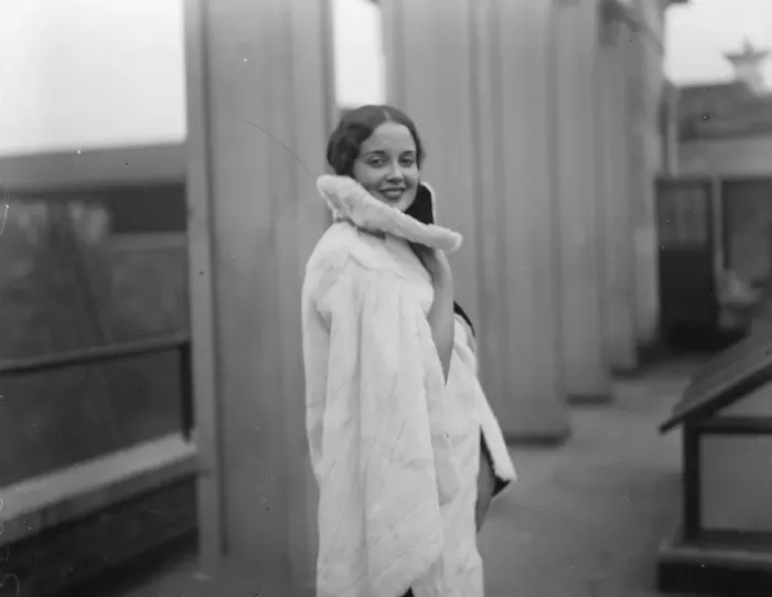 Framed Print : Miss Peggy Lamont, Englands most beautiful girl, in latest ermine cape cloak Framed Print : Miss Peggy Lamont, Englands most beautiful girl, in latest ermine cape cloak