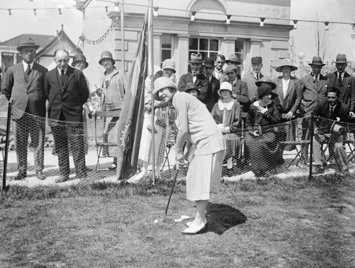 Framed Print : Mlle Lenglen visits Wembley Mlle Lenglen in the putting competition 11 July 1925 Framed Print : Mlle Lenglen visits Wembley Mlle Lenglen in the putting competition 11 July 1925