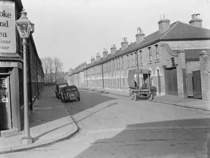 Framed Print : Mooreland road in Bromley, Kent. 1938