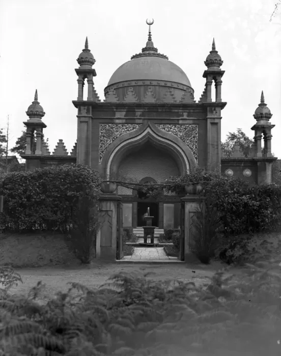 Framed Print : The Mosque at Woking, Surrey. 25 July 1923 Framed Print : The Mosque at Woking, Surrey. 25 July 1923