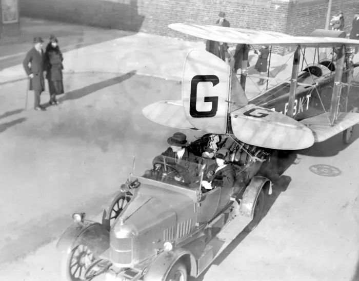 Framed Print : The Moth baby aeroplane, from the De Haviland Aerodrome, Stage Lane, Hendon