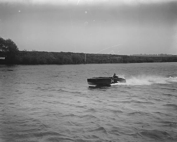 Motor boat trials on the River Thames Z4 during the race 6 June 1925