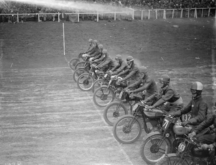 Framed Print : Motor cycling races at Brands Hatch on Easter Monday 18 April 1938