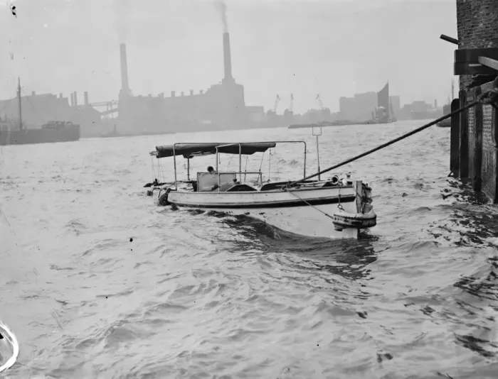 Framed Print : The motor launch Daphne swamped following a collision on the River Thames at Greenwhich Framed Print : The motor launch Daphne swamped following a collision on the River Thames at Greenwhich