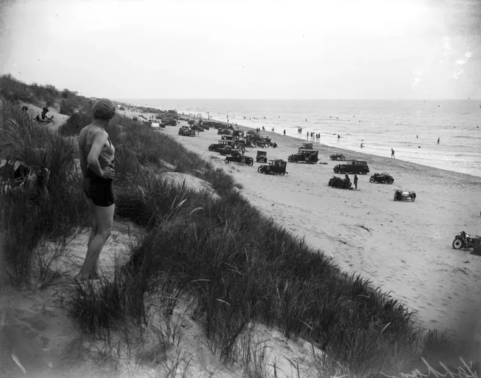 Framed Print : Motorcars on Camber Sands, Sussex. 1933
