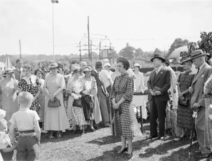 Framed Print : Mr Alfred Bossom MP, with his wife at the opening of the Kingsdown fete. 1937