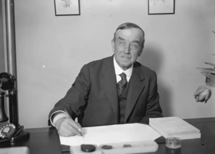 Framed Print : Mr Arthur Henderson, MP, the Socialist Party leader, pictured at Transport House