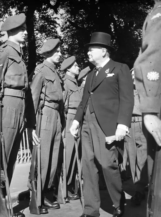 Framed Print : Mr Churchill Receives Freedom Of The Borough Of Brighton He was received by the Mayor Framed Print : Mr Churchill Receives Freedom Of The Borough Of Brighton He was received by the Mayor