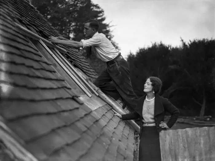 Framed Print : Mr A H Gerrard, the sculptor, and his fiancee, Miss Kathleen Leigh Pemberton