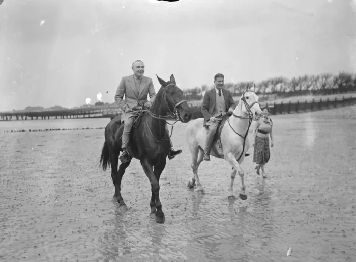 Framed Print : Mr Hore Belisha spends his holiday on horseback away from transport problems. Mr