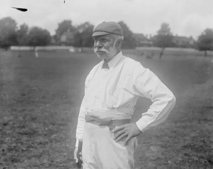 Framed Print : Mr J Brasier, aged 70, plays cricket for the Limpsfield ( Surrey ) club Framed Print : Mr J Brasier, aged 70, plays cricket for the Limpsfield ( Surrey ) club