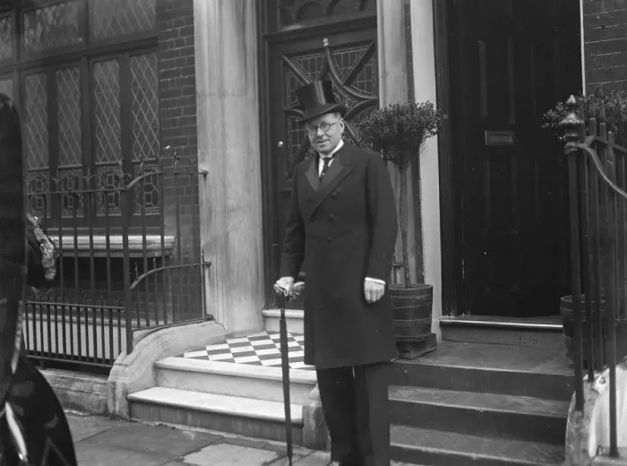 Framed Print : Mr J C C Davidson, M P, leaving for Buckingham Palace where he was sworn in as Framed Print : Mr J C C Davidson, M P, leaving for Buckingham Palace where he was sworn in as