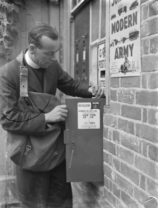 Framed Print : Mr J D Richards, who is acting as an emergency postman in Horsmonden, Kent, is Framed Print : Mr J D Richards, who is acting as an emergency postman in Horsmonden, Kent, is