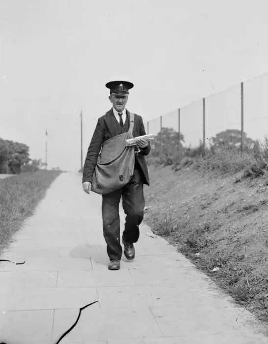 Framed Print : Mr J Sperring a postman is retiring from his rounds in Chislehurst, Kent Framed Print : Mr J Sperring a postman is retiring from his rounds in Chislehurst, Kent