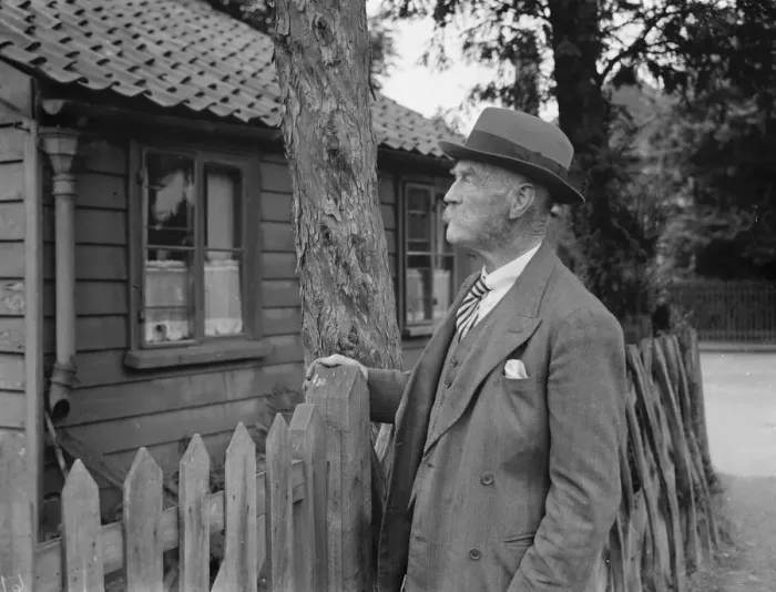 Framed Print : Mr JA Baxter of the Old Cottage, Lamorbey, Sidcup, Kent. 6 July 1937 Framed Print : Mr JA Baxter of the Old Cottage, Lamorbey, Sidcup, Kent. 6 July 1937