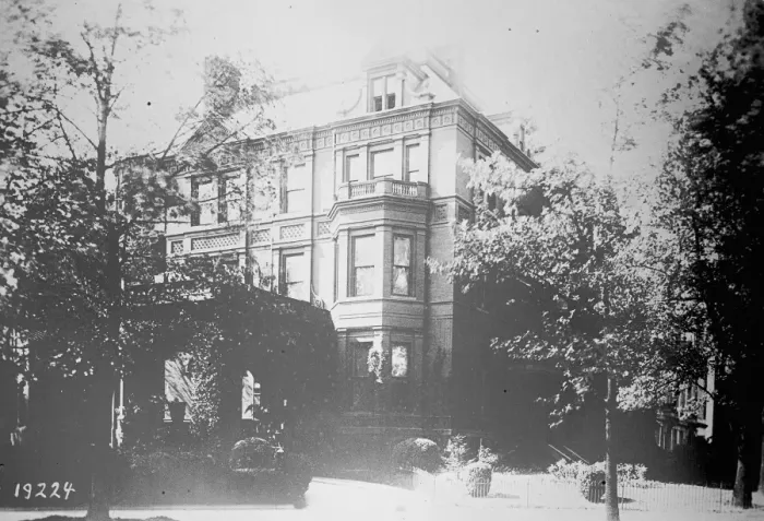 Framed Print : Mr Lloyd Georges Home in Washington The Premier Mr lloyd George has accepted Framed Print : Mr Lloyd Georges Home in Washington The Premier Mr lloyd George has accepted
