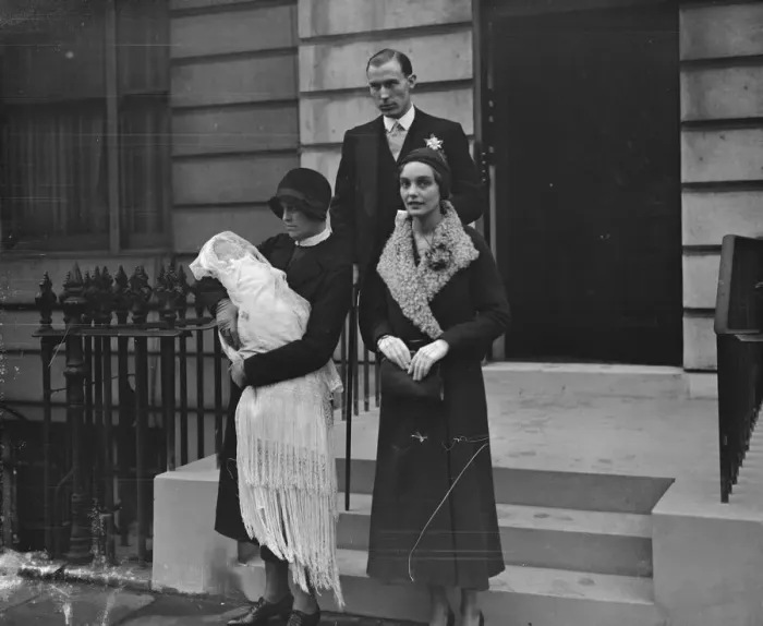 Framed Print : Mr and Mrs Dennis Craig and their infant daughter ( granddaughter of Lord Craigavon Framed Print : Mr and Mrs Dennis Craig and their infant daughter ( granddaughter of Lord Craigavon