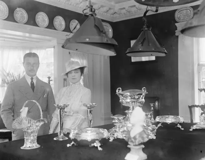 Framed Print : Mr and Mrs Walter De Frece ( Vesta Tilley ) celebrate their silver wedding at Maidenhead Framed Print : Mr and Mrs Walter De Frece ( Vesta Tilley ) celebrate their silver wedding at Maidenhead