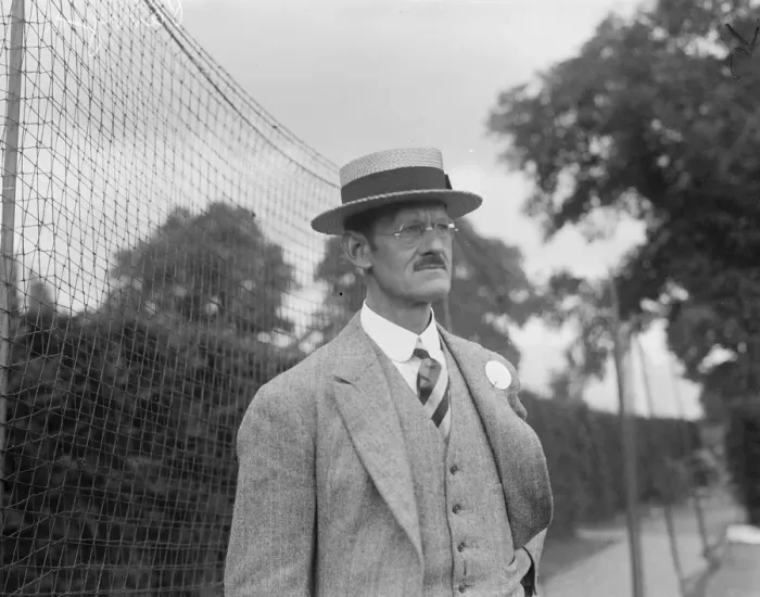 Framed Print : Mr Parry, well known umpire at Tennis tournaments July 1924 Framed Print : Mr Parry, well known umpire at Tennis tournaments July 1924