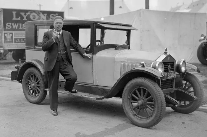 Framed Print : Mr Ross - Beel of Longdown Lane, Ewell with his motor car. 1933 Framed Print : Mr Ross - Beel of Longdown Lane, Ewell with his motor car. 1933