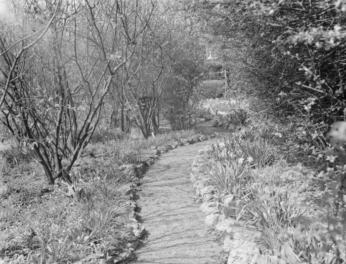 Framed Print : Mr Swans house and garden at 21 Rectory Lane in Sidcup, Kent. 1939 Framed Print : Mr Swans house and garden at 21 Rectory Lane in Sidcup, Kent. 1939