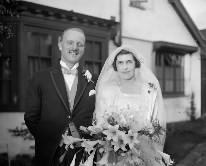 Framed Print : Mr W Mappins daughter weds. The marriage of Miss A Mappin with Mr E Oldham took Framed Print : Mr W Mappins daughter weds. The marriage of Miss A Mappin with Mr E Oldham took