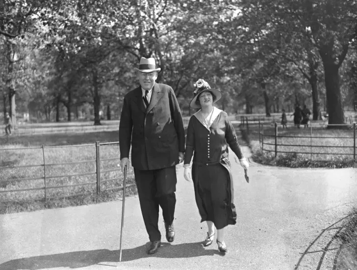 Framed Print : Mr Walter Hackett and his wife Miss Marion Lorne August 1924 Framed Print : Mr Walter Hackett and his wife Miss Marion Lorne August 1924