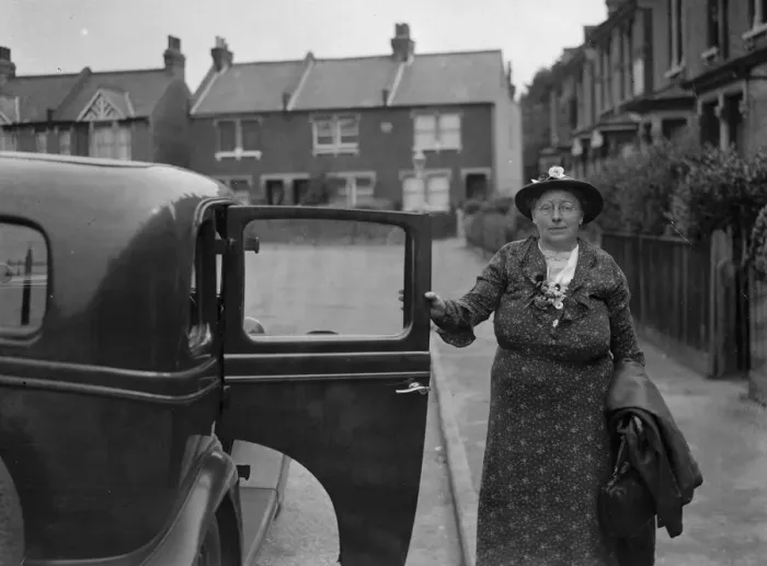 Framed Print : Mrs Andrew, Sidcup. 1937 Framed Print : Mrs Andrew, Sidcup. 1937