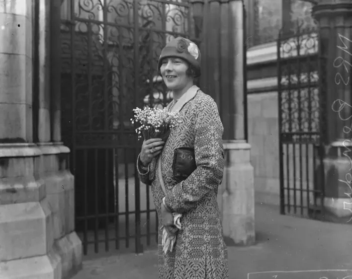 Framed Print : Mrs Bendir. Lady racehorse owner. 1923