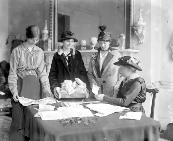 Framed Print : Mrs C. Arthur Pearson collecting 100 miles of pennies for the Queens work fro women fund Framed Print : Mrs C. Arthur Pearson collecting 100 miles of pennies for the Queens work fro women fund