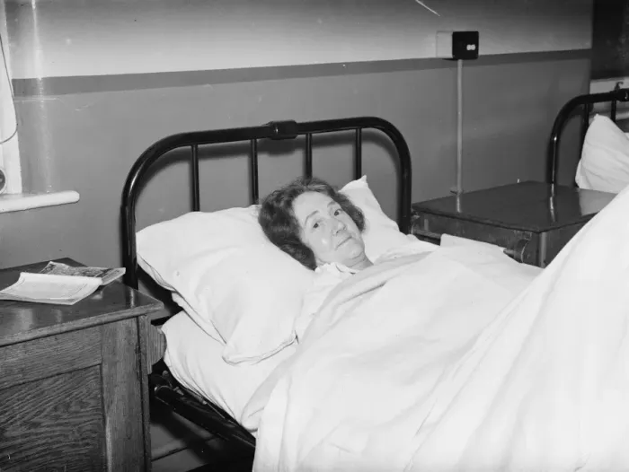 Framed Print : Mrs Hart at Kingsdown. 12 December 1936 Framed Print : Mrs Hart at Kingsdown. 12 December 1936