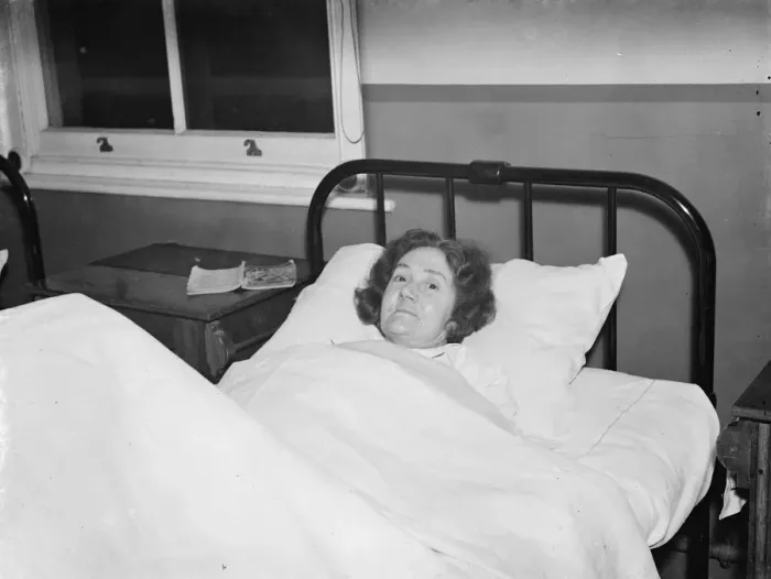 Framed Print : Mrs Hart at Kingsdown. 12 December 1936