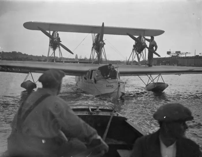 Framed Print : Mrs Victor Bruce forced down an hour after taking off for month in the air attempt Framed Print : Mrs Victor Bruce forced down an hour after taking off for month in the air attempt