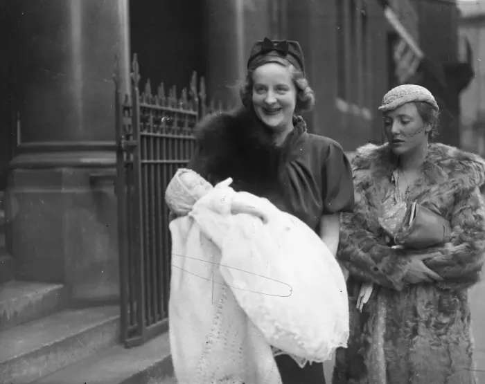 Framed Print : Mrs W F Dundas and her infant daugher after the christening at St Colombas Pont