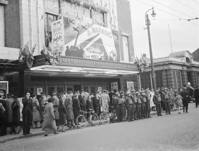 Framed Print : A national service Anti Aircraft display at the State Cinema in Dartford, Kent