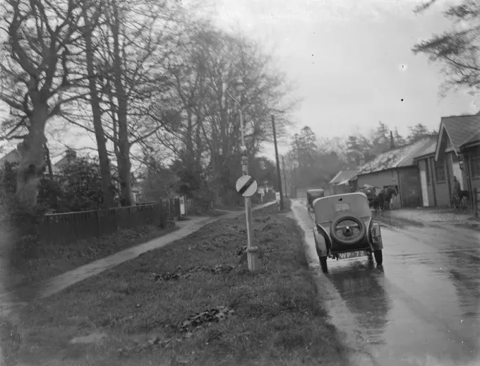 Framed Print : National speed limit sign in Longfield, Kent. 1939 Framed Print : National speed limit sign in Longfield, Kent. 1939