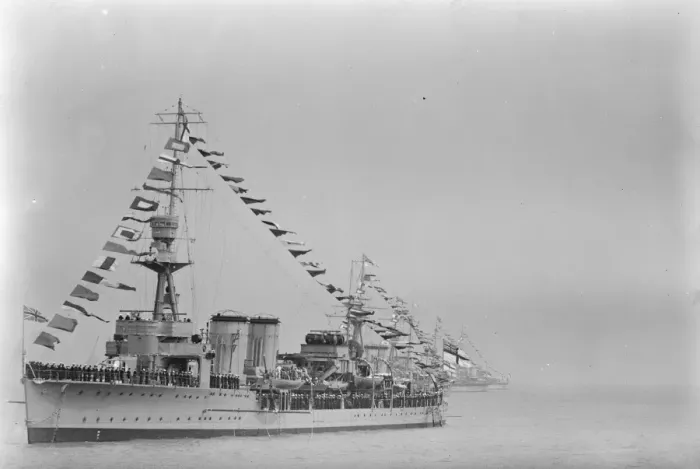 Framed Print : Naval review at Spithead. HMS Caledon. 26 July 1924 Framed Print : Naval review at Spithead. HMS Caledon. 26 July 1924