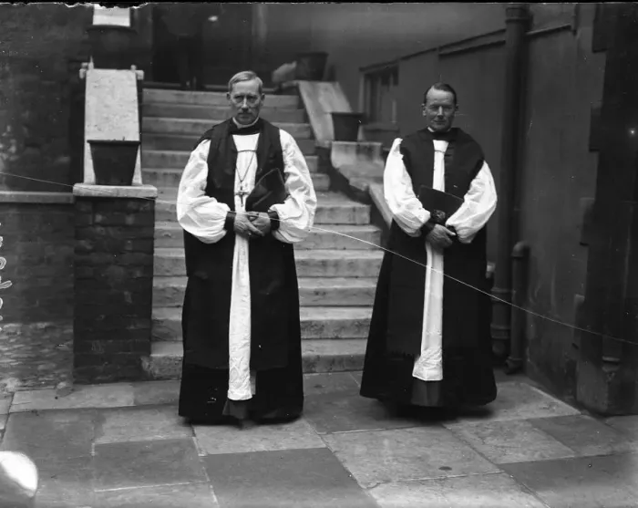 Framed Print : Two new Bishops consecrated at Westminster. Dr A C Headlam ( left ), Canon of Christchurch