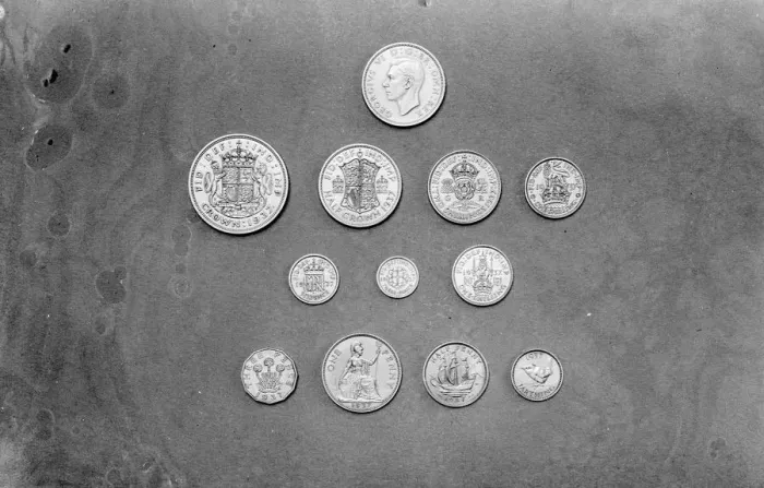 Framed Print : New coins at the mint. First bearing Kings head. A series of new coins the first