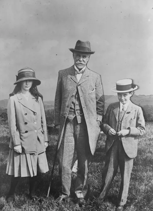 Framed Print : A new Earl with his sister The young Earl St Aldwyn and his sister, Lady Delia Mary Hicks Beach Framed Print : A new Earl with his sister The young Earl St Aldwyn and his sister, Lady Delia Mary Hicks Beach