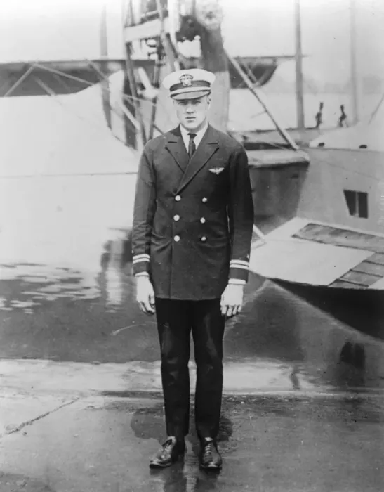 Framed Print : A new flying record was set up at Port Washington, Long Island, Us A by Lieutenant Framed Print : A new flying record was set up at Port Washington, Long Island, Us A by Lieutenant