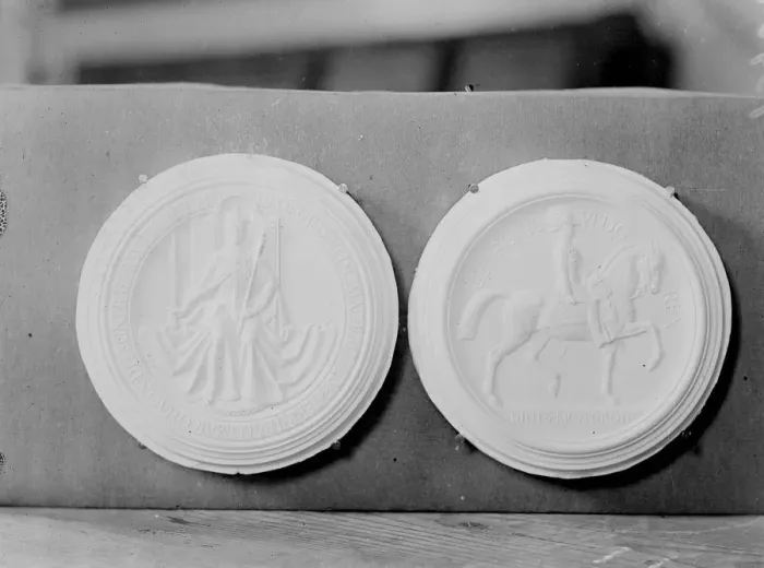 Framed Print : New impression for the Great Seal at Royal Mint. The new impression for the Great Framed Print : New impression for the Great Seal at Royal Mint. The new impression for the Great
