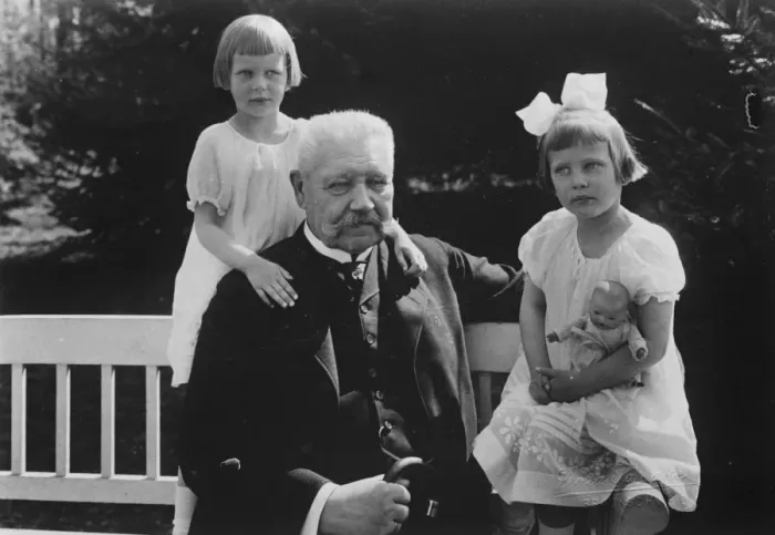 Framed Print : A new photograph of President Hindenburg with his two granddaughters. 1 December 1928
