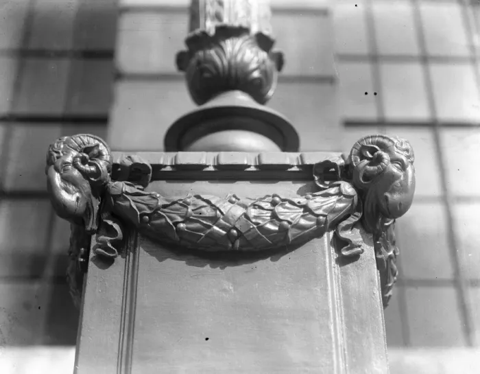 Framed Print : New Port of London Authority Building A detail of the decorative scheme The sculptured