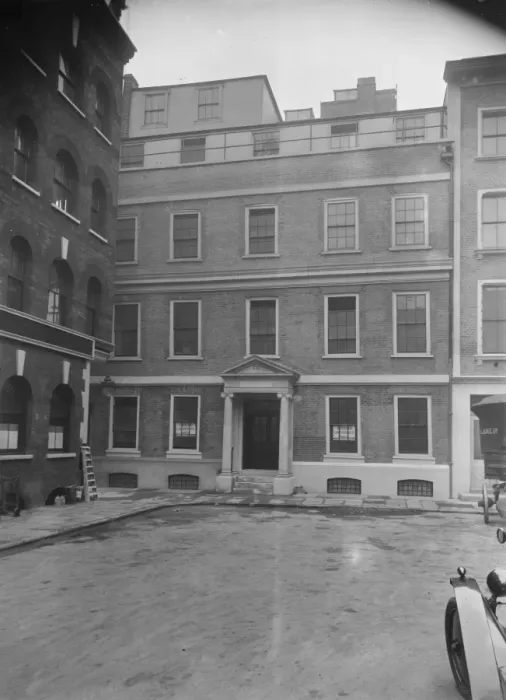 Framed Print : New Premises of the Oxford University Press, in Warwick Square 8 March 1924 Framed Print : New Premises of the Oxford University Press, in Warwick Square 8 March 1924